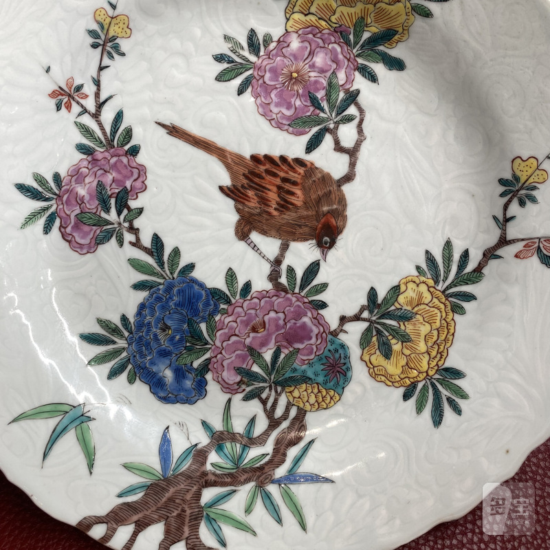 清雍正 白釉暗刻粉彩花鸟纹盘 - 图4